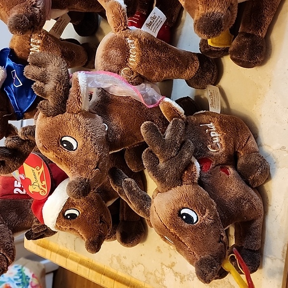CUTE VINTAGE LOT OF SANTA'S REINDEER PLUSHIES - Picture 2 of 4